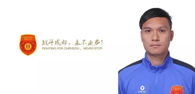 白玫（陆小芬饰）从小被寄养在他人家中，白玫的养父把她卖到南边澳渔港的私娼寮当妓女，“十四岁就在中坜的窑子里，垫著小凳子站在门内叫阿兵哥的日子”。后来养母家道好转以后，但愿白玫从良，但白玫不愿，养母骂她是烂货，白玫反讥她说：“是的，我是烂货。十四年前被你们出卖的烂货，想一想看：那时辰你们家里六口人的糊口是怎样过的？此刻是怎样过的？此刻你们有屋子住了，裕成结业了，成婚了，裕福读高中，阿惠嫁了。全家吃穿那一项跟不上人家？要不是我这个烂货，你们还有今天？”一日白玫在火车上碰到旧日的姊妹茵茵（苏明明饰），已从良的她，嫁给了关心的少校，并育有一子鲁延。一家幸福的样子，让白玫俄然也想当起母亲来。后来白玫跟一名恩客；仁慈质朴的渔人阿榕（马如风饰）借种怀一子后随即分开该地。与渔人阿榕不告而别后的白玫独自回到亲生母亲故里。在白玫达到本地后，该村子随即开放了公地放领使村平易近具有地盘等等的功德，而后本地村平易近都一致以为这些功德都是白玫带来的好运。正月，白玫终究要出产了，出产其实不顺遂，但终究大夫仍是用夹子将婴儿顺遂产出，是一位健康的男婴。日子一每天过，身旁依偎著一个孩子的白玫也忖量起个性浑厚的渔人。某日她携子搭乘火车经海岸线前去渔港，欲看看孩子的爸。乘车时，一名密斯自动让位给她们母子坐，让此时的白玫感触感染到非常的暖和...